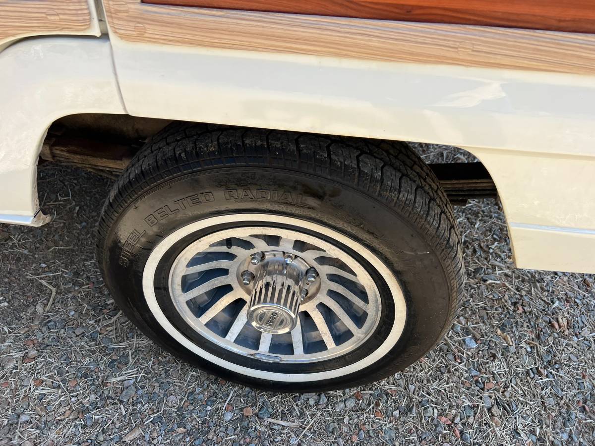 1987 Jeep Grand Wagoneer