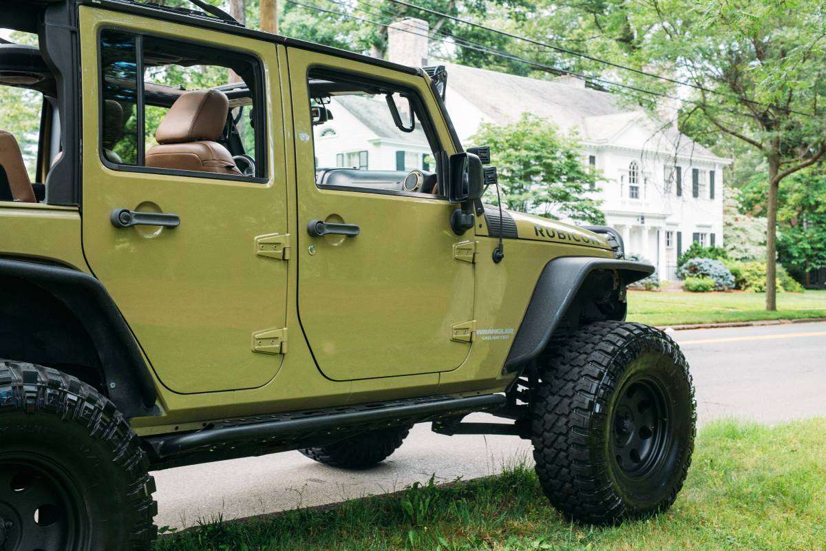 2013 Jeep Wrangler Unlimited Rubicon - Manual