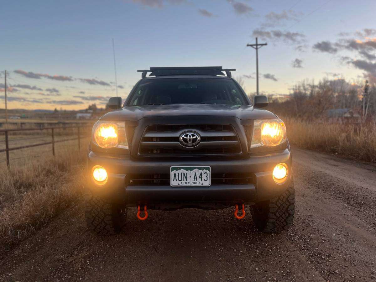 2009 Toyota Tacoma DCLB Overland