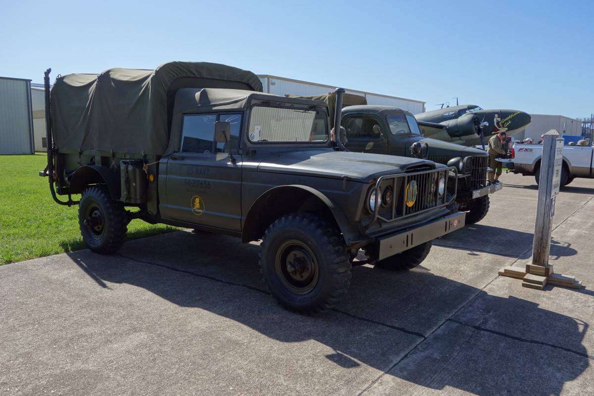 1968 Kaiser Jeep M715 Troop/Cargo