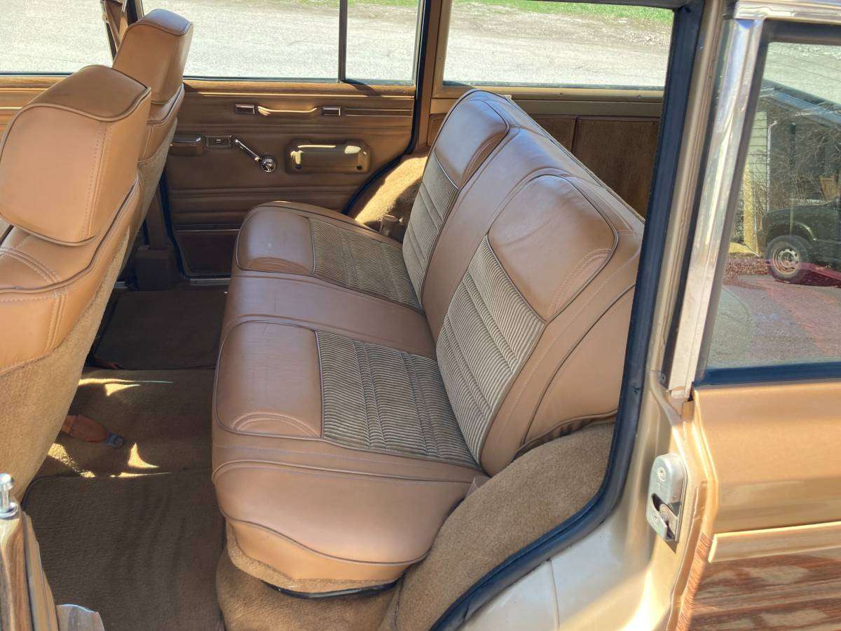 1986 Jeep Grand Wagoneer