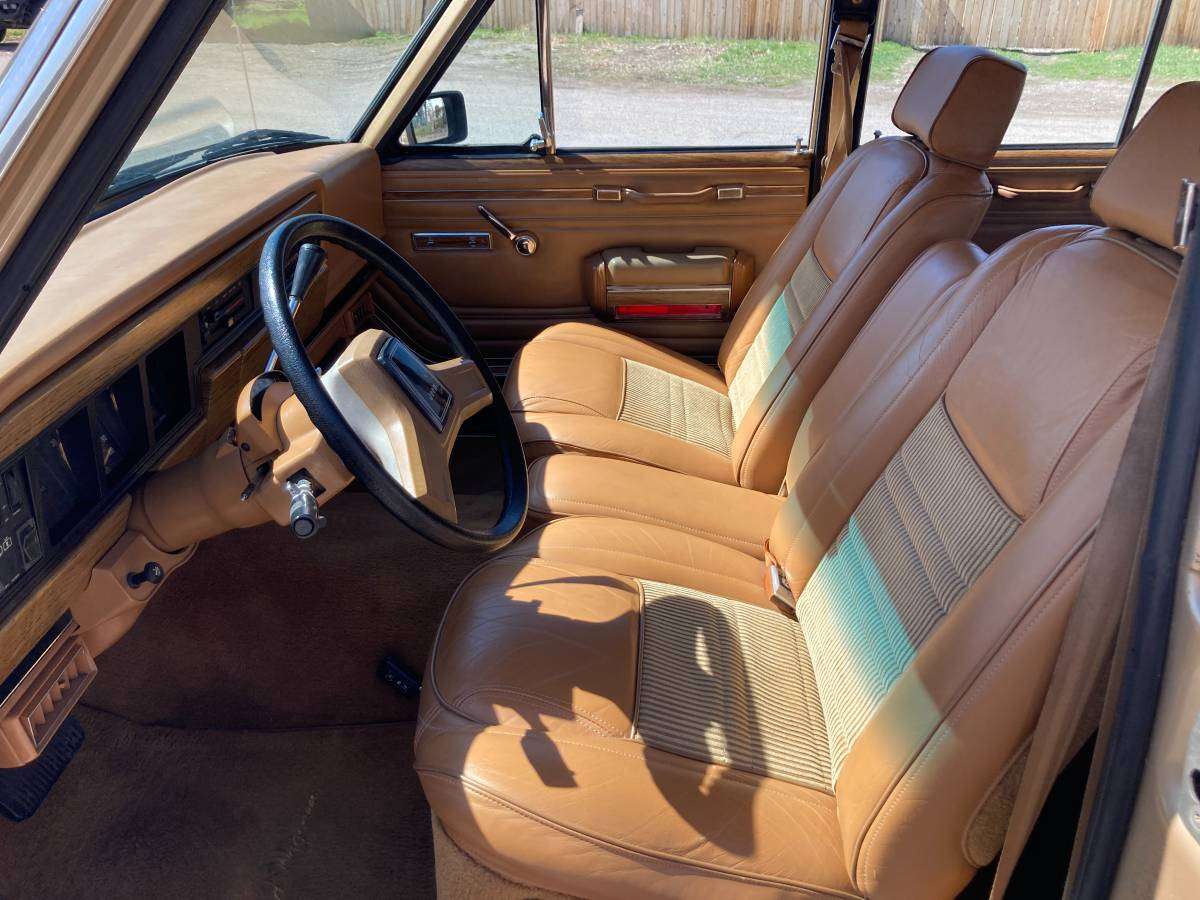 1986 Jeep Grand Wagoneer