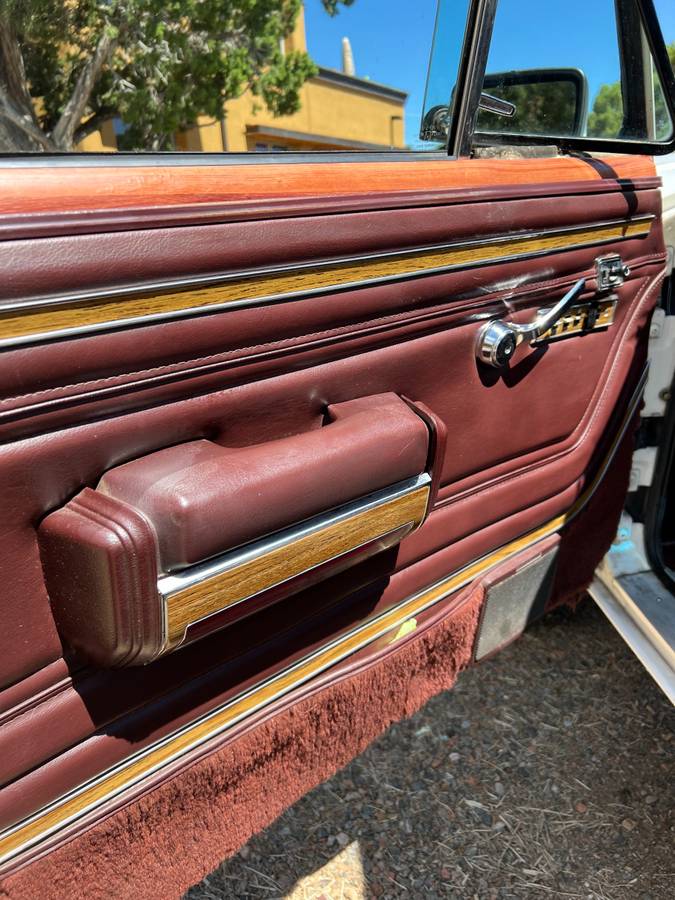 1987 Jeep Grand Wagoneer