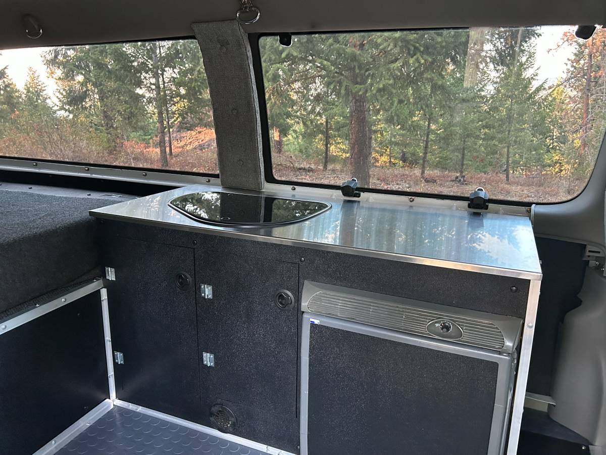 2002 Ford E-350 XL V-10 with Quigley 4x4