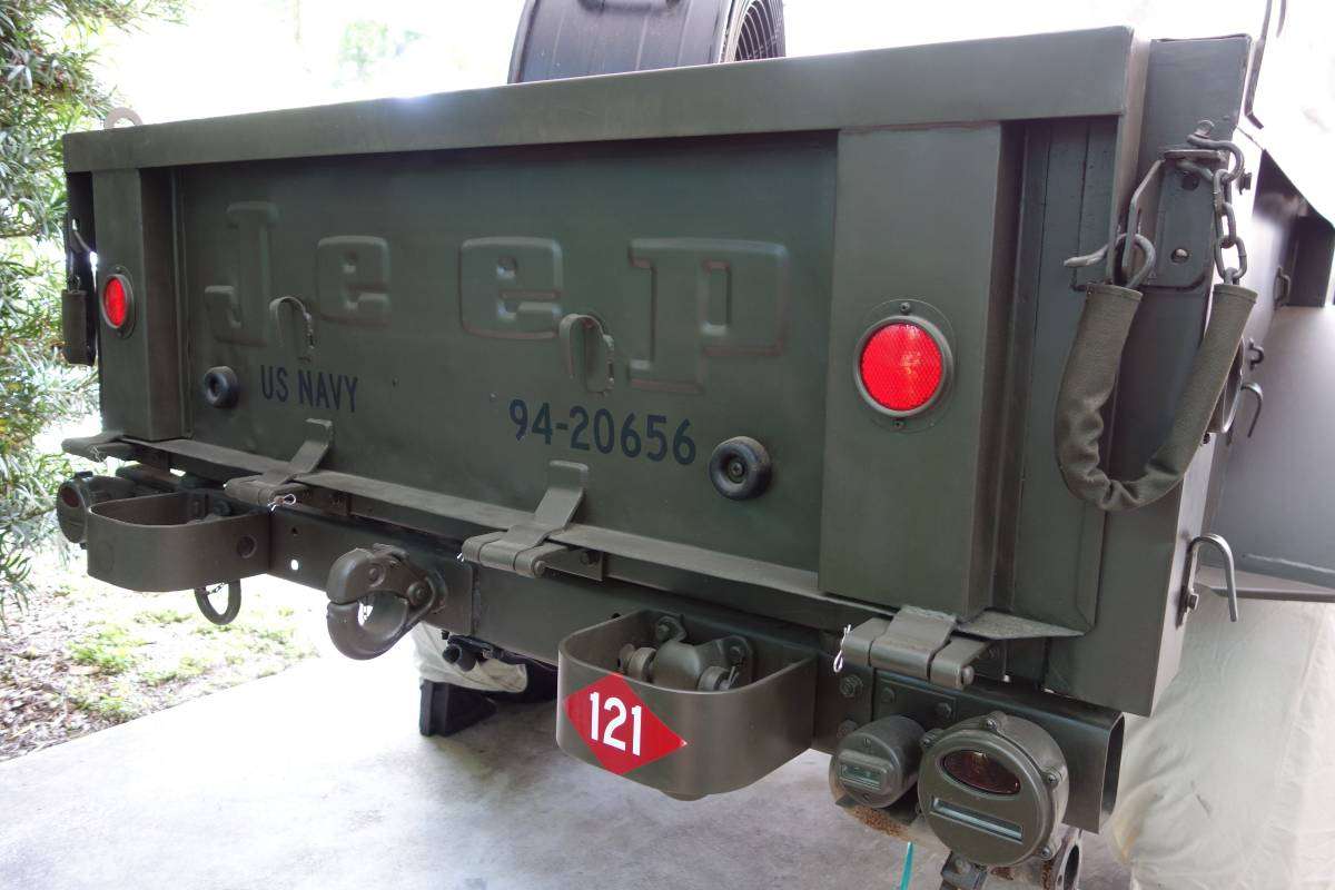 1968 Kaiser Jeep M715 Troop/Cargo