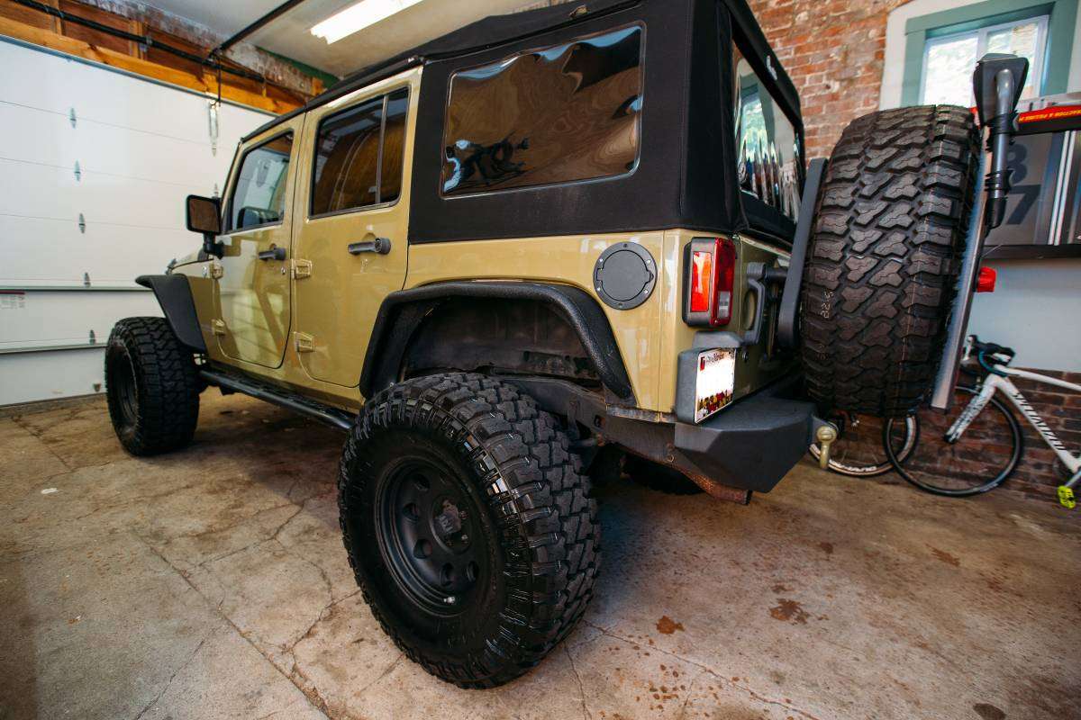 2013 Jeep Wrangler Unlimited Rubicon - Manual