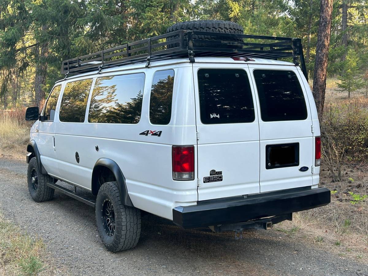 2002 Ford E-350 XL V-10 with Quigley 4x4
