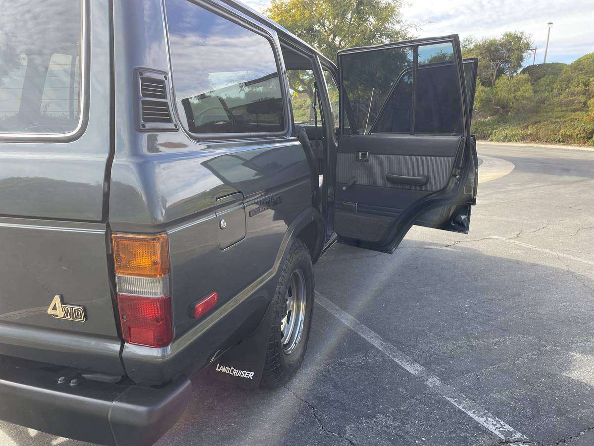 1986 Toyota Land Cruiser FJ60 Restored