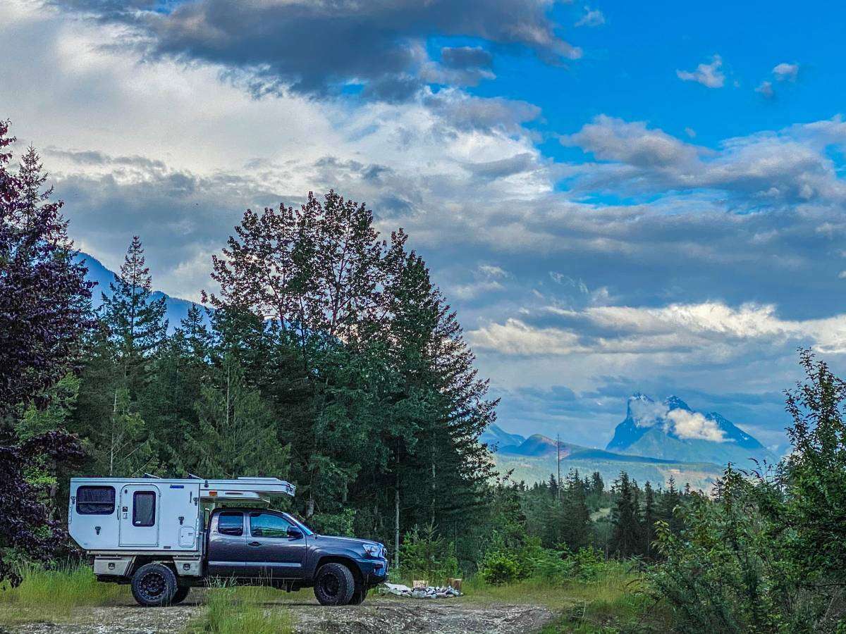 2015 Toyota Tacoma 4WD + Four Wheel Camper Fleet Flatbed