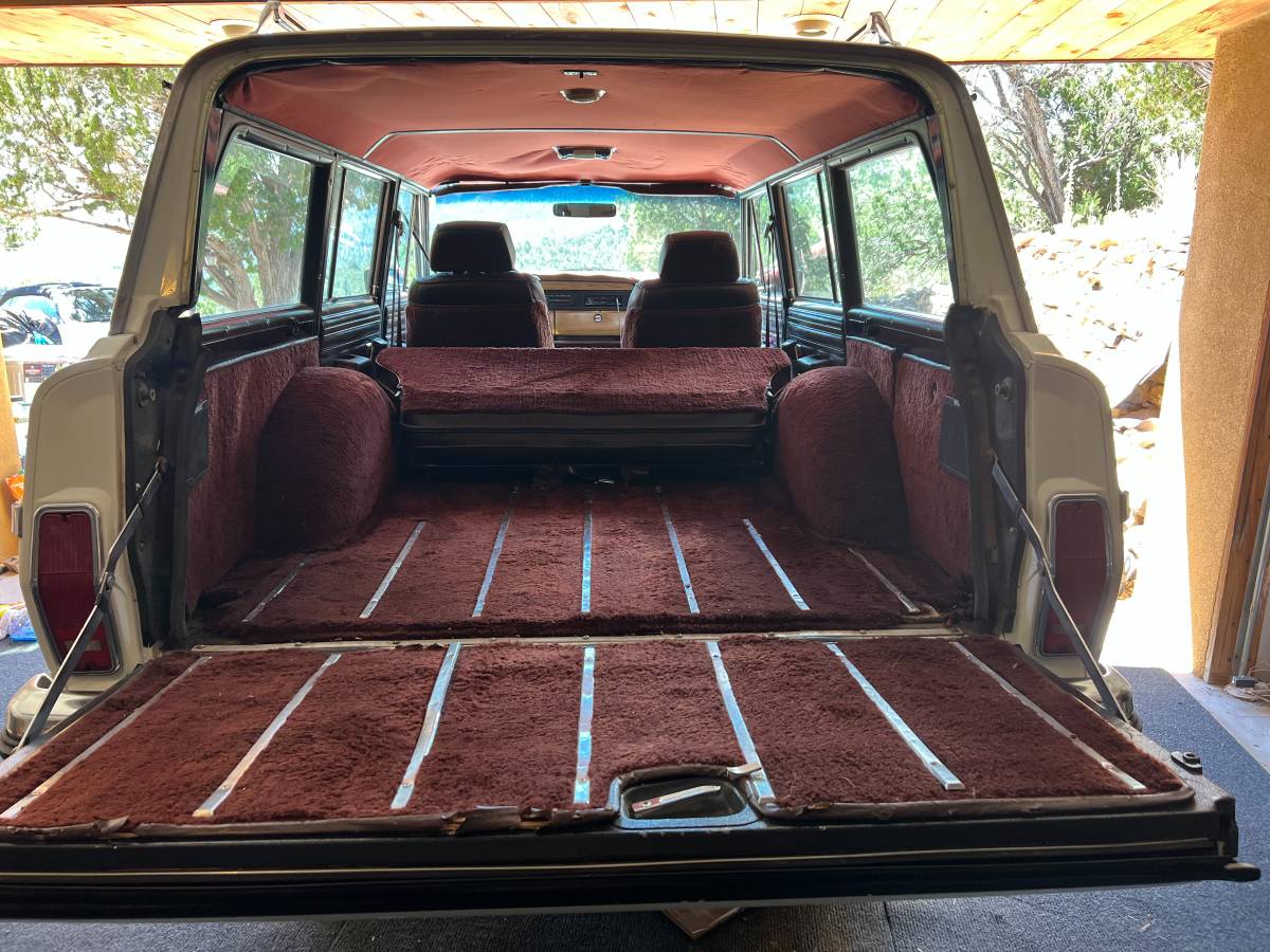 1987 Jeep Grand Wagoneer