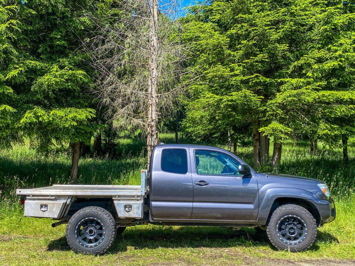 2015 Toyota Tacoma 4WD + Four Wheel Camper Fleet Flatbed