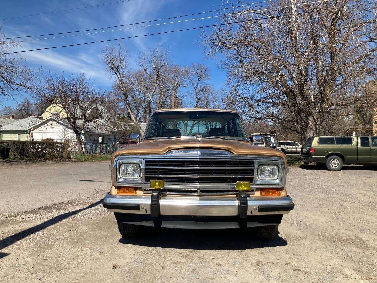 1986 Jeep Grand Wagoneer