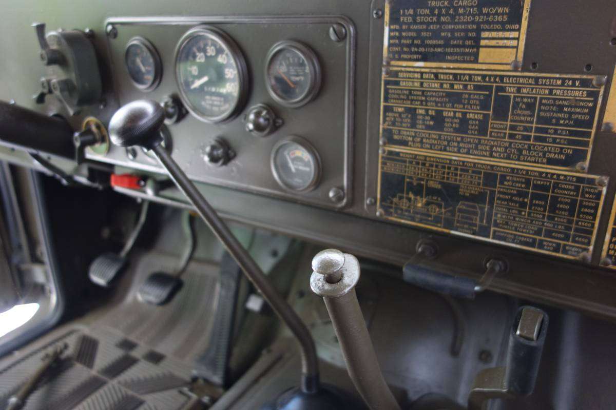 1968 Kaiser Jeep M715 Troop/Cargo