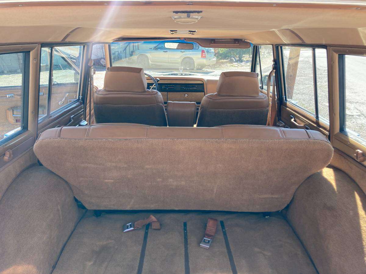 1986 Jeep Grand Wagoneer