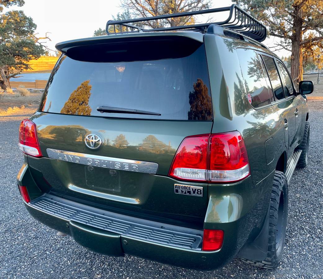 2011 Toyota Land Cruiser FJ 200 - Amazon Green