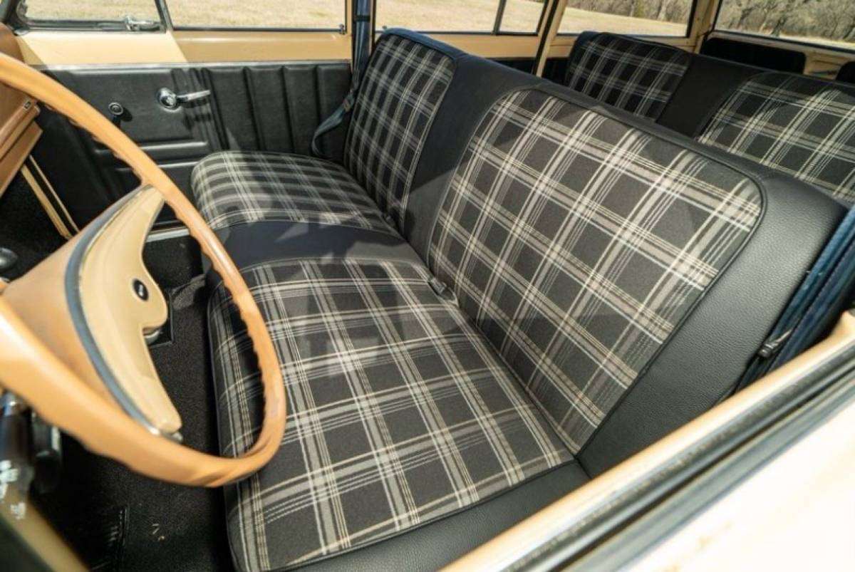 1976 Jeep Wagoneer V8 + Refurbished
