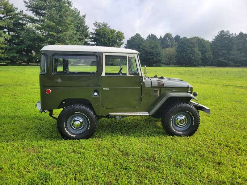 1969 Toyota Land Cruiser FJ40 V8