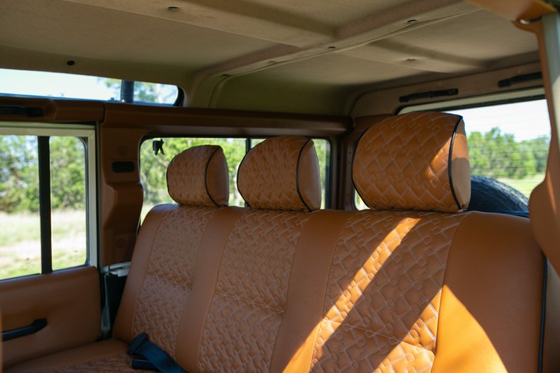 1993 Land Rover Defender 110 LHD