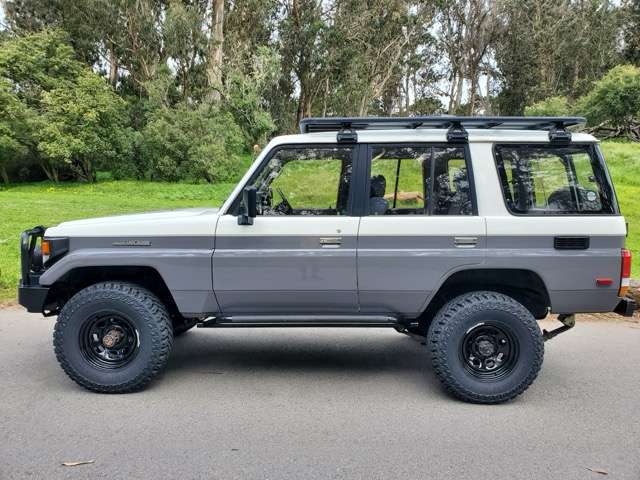 1991 Toyota Land Cruiser HZJ77