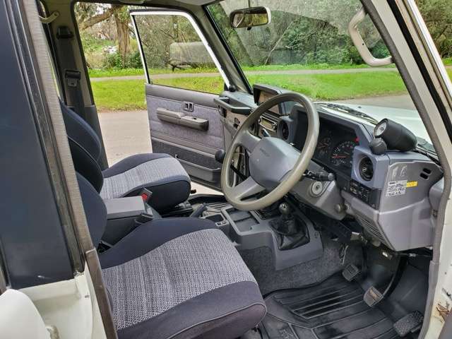 1991 Toyota Land Cruiser HZJ77