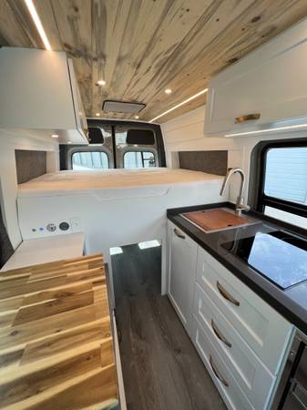 2023 Mercedes Benz Sprinter 144 4x4 (New)