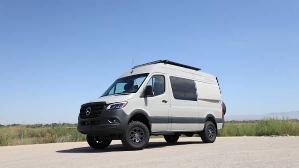 2023 Mercedes Benz Sprinter 144 4x4 (New)