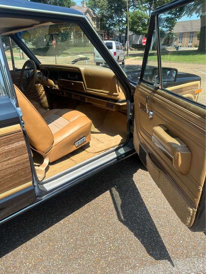 1988 Jeep Grand Wagoneer