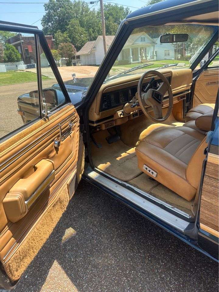 1988 Jeep Grand Wagoneer