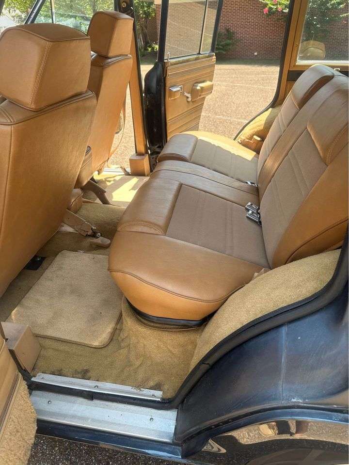 1988 Jeep Grand Wagoneer