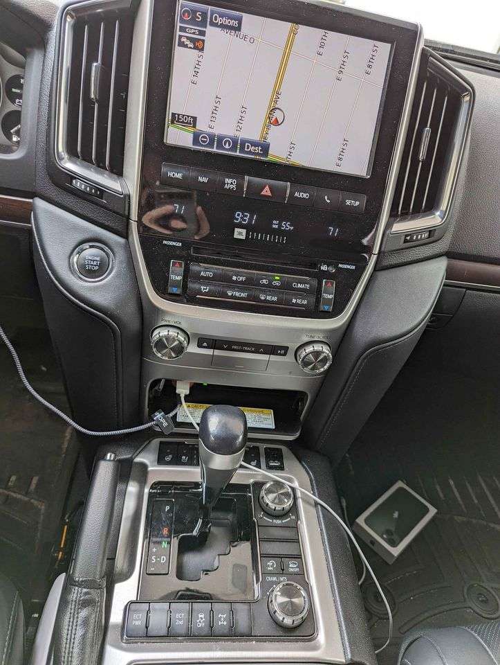 2016 Toyota Land Cruiser Overland