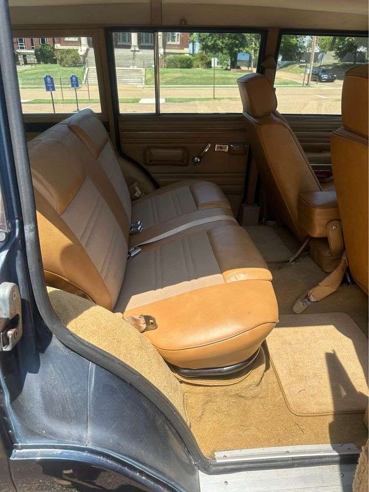 1988 Jeep Grand Wagoneer