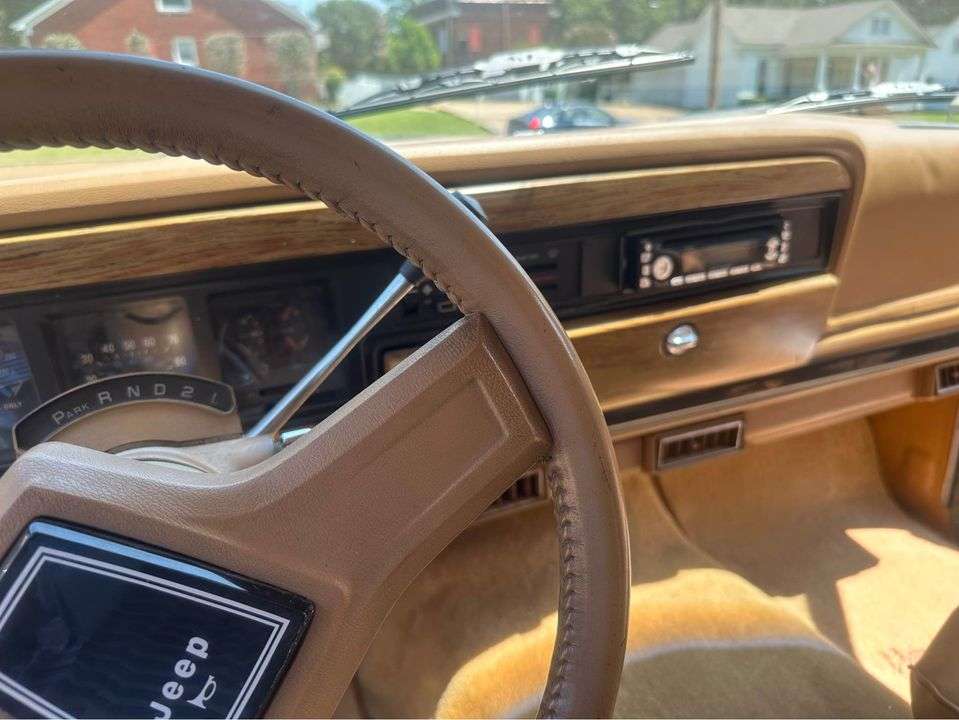 1988 Jeep Grand Wagoneer