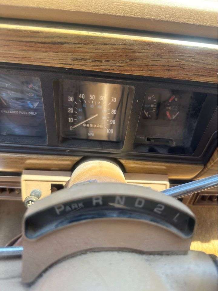 1988 Jeep Grand Wagoneer