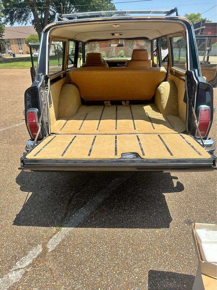 1988 Jeep Grand Wagoneer
