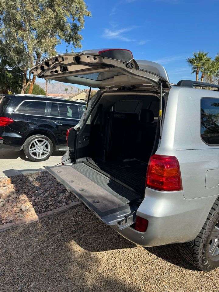 2015 Toyota Land Cruiser 200