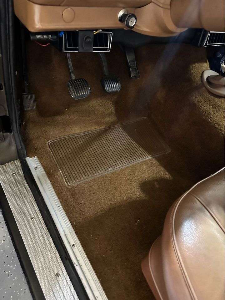 1977 Jeep J10 Golden Eagle