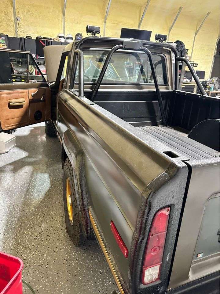 1977 Jeep J10 Golden Eagle