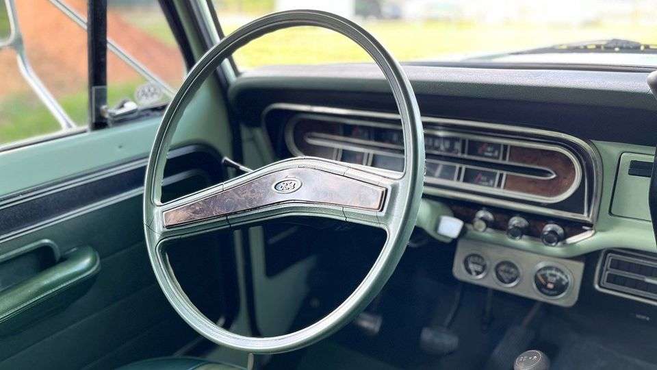 1971 Ford F350 4x4 Camper