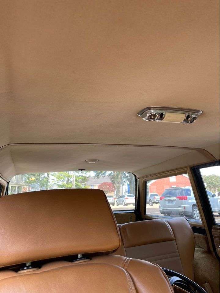 1988 Jeep Grand Wagoneer