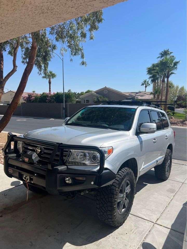 2015 Toyota Land Cruiser 200
