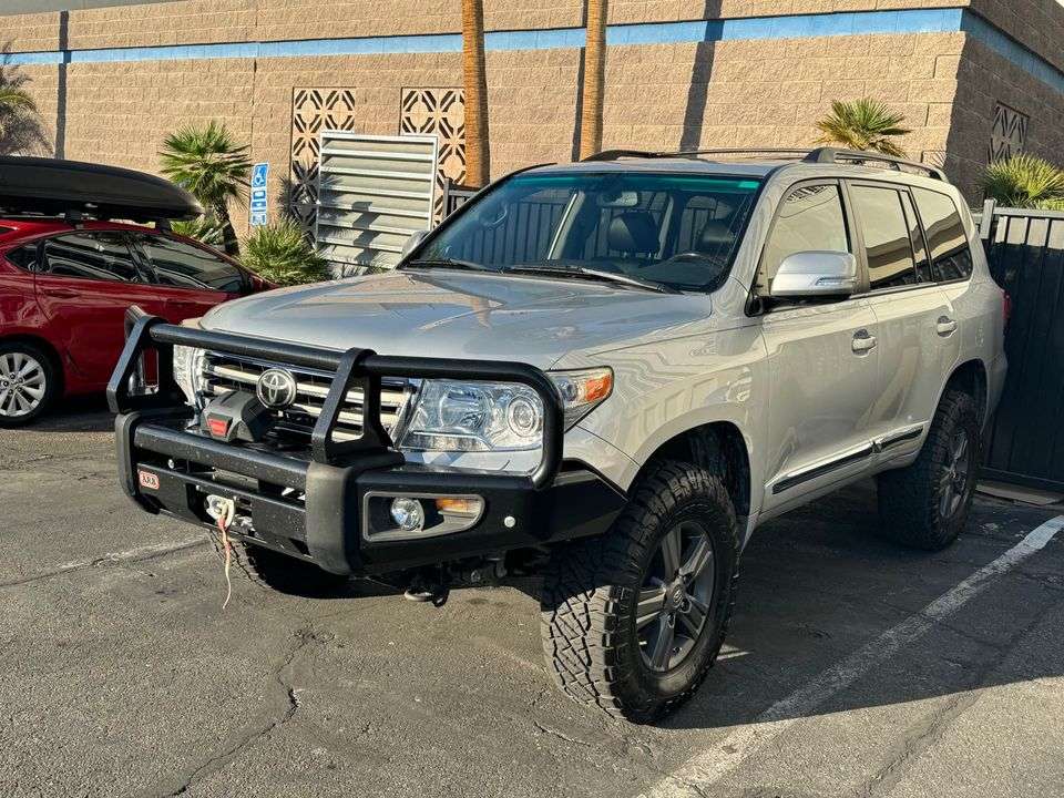 2015 Toyota Land Cruiser 200