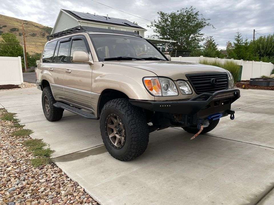 2000 Lexus LX470