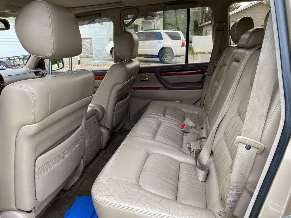 2000 Lexus LX470