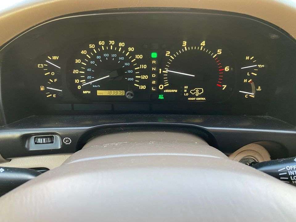 2000 Lexus LX470