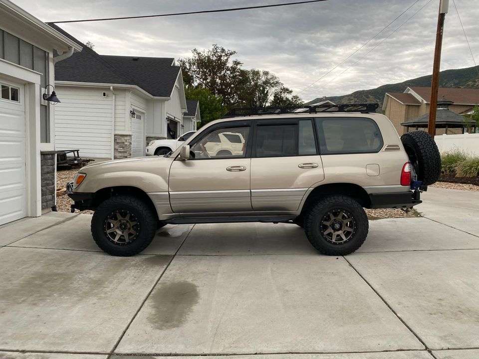 2000 Lexus LX470