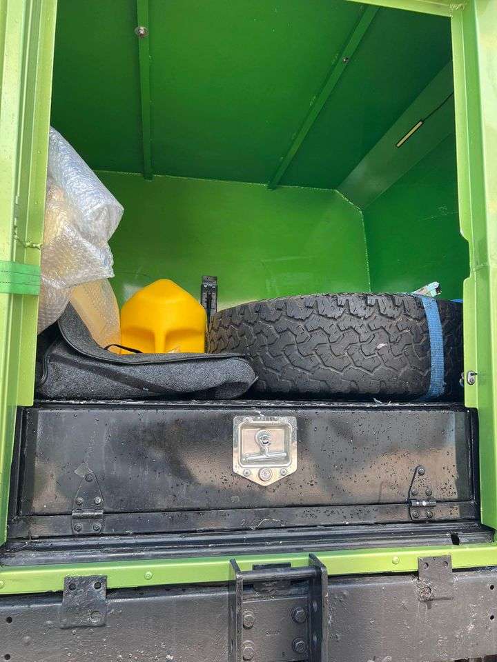 1998 Land Rover Defender 90 RHD