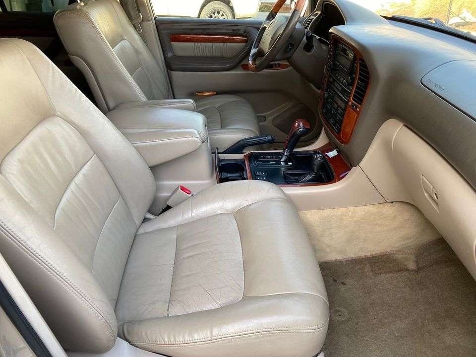 2000 Lexus LX470