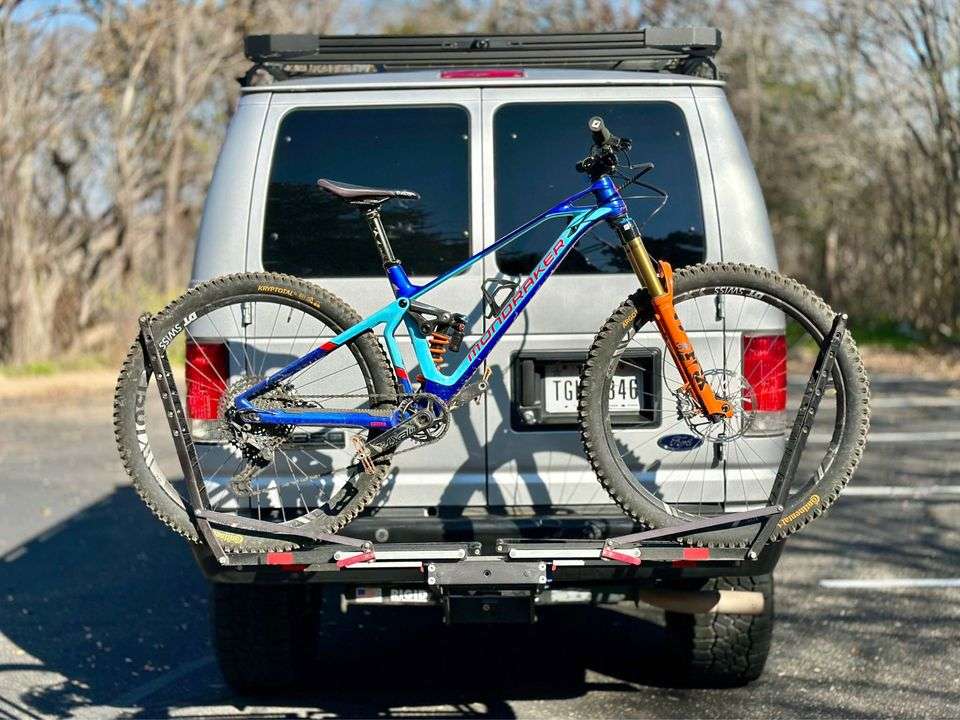 2014 Ford E-350 Super Duty XLT Van