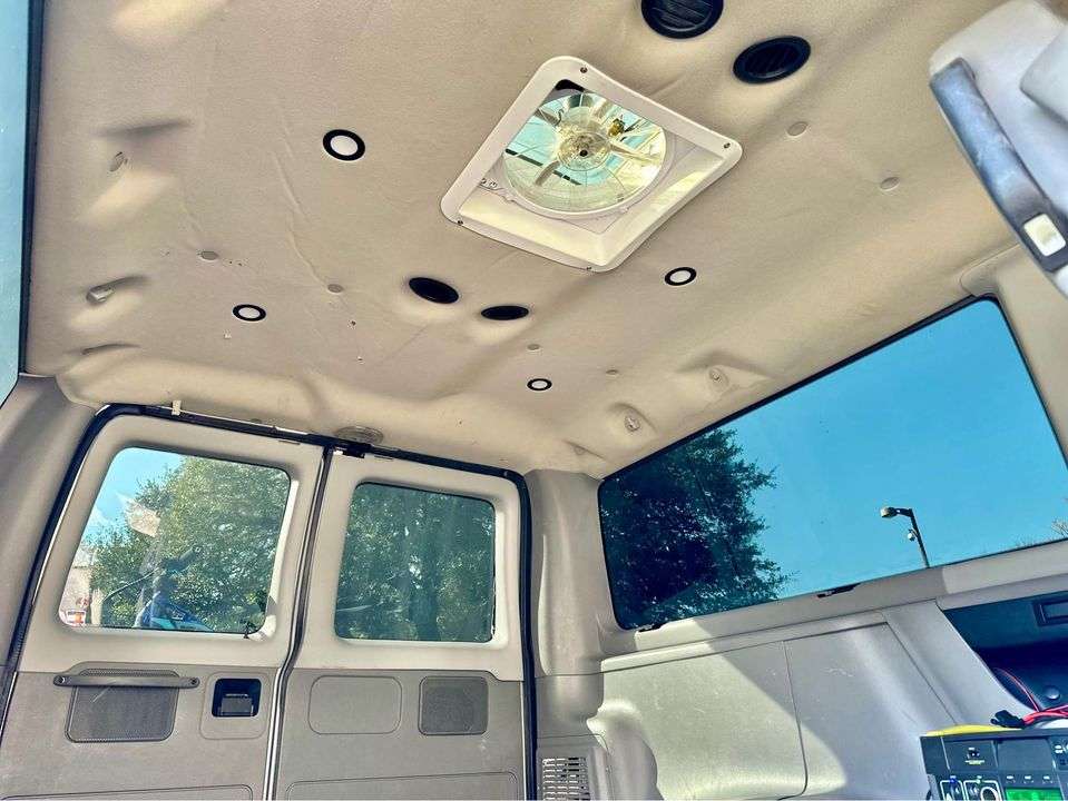 2014 Ford E-350 Super Duty XLT Van