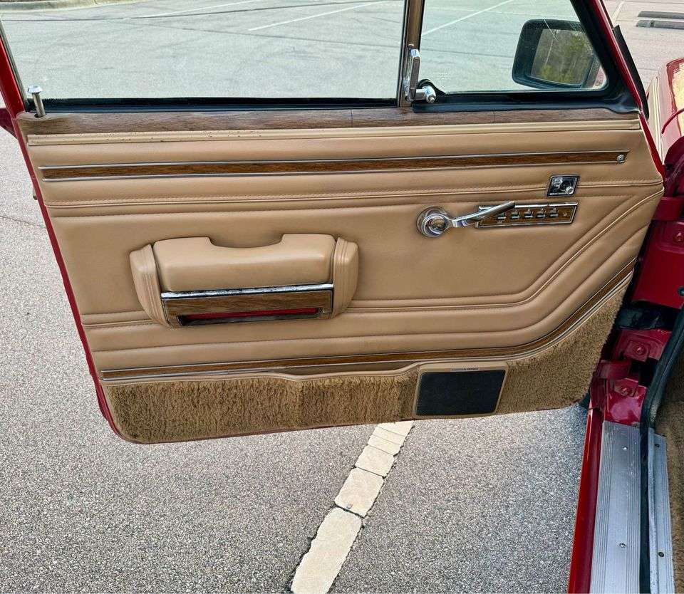 1987 Jeep Grand Wagoneer